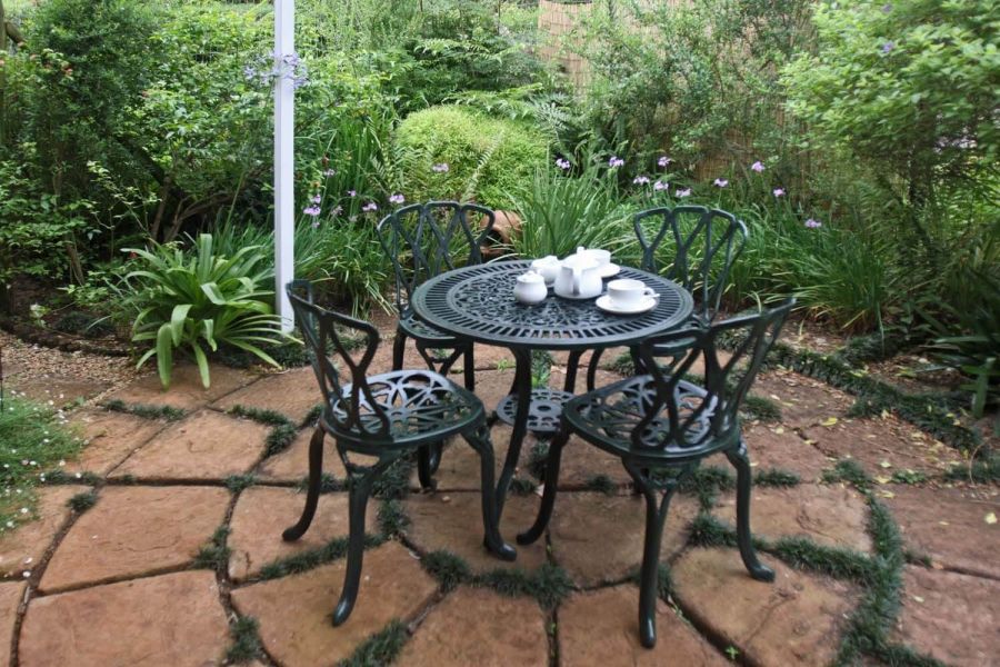 Welterusten Cottage - self catering accommodation - garden